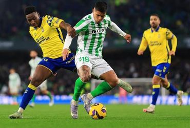 Real Betis vs Las Palmas (00:30 – 10/03)